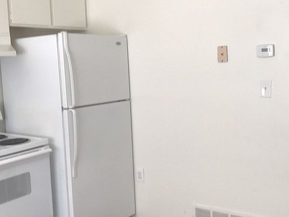 3rd image of 1851 Westview Cir APT 45