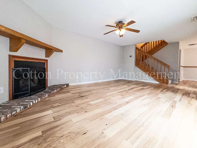 2030 Albert Cir — Photo 7