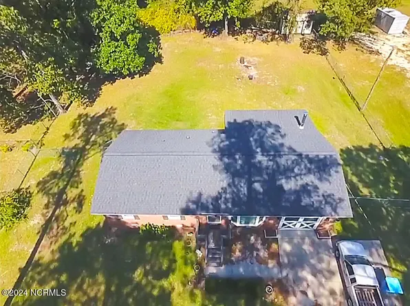 2002 Catherine Lake Road, Richlands, NC 28574