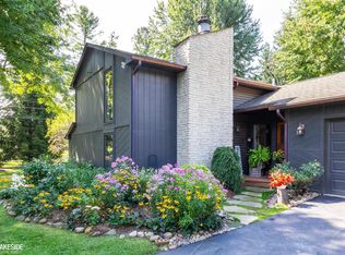 845 E Leonard Rd, Leonard, MI 48367