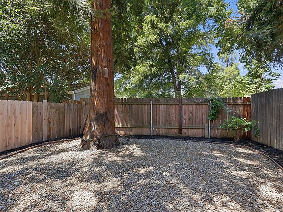 4th image of 826 Orange St #826