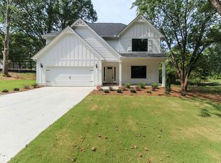 23 E Field St, Newnan, GA 30263