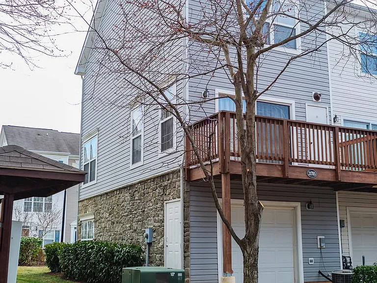 21785 Jarvis Sq — Photo 7