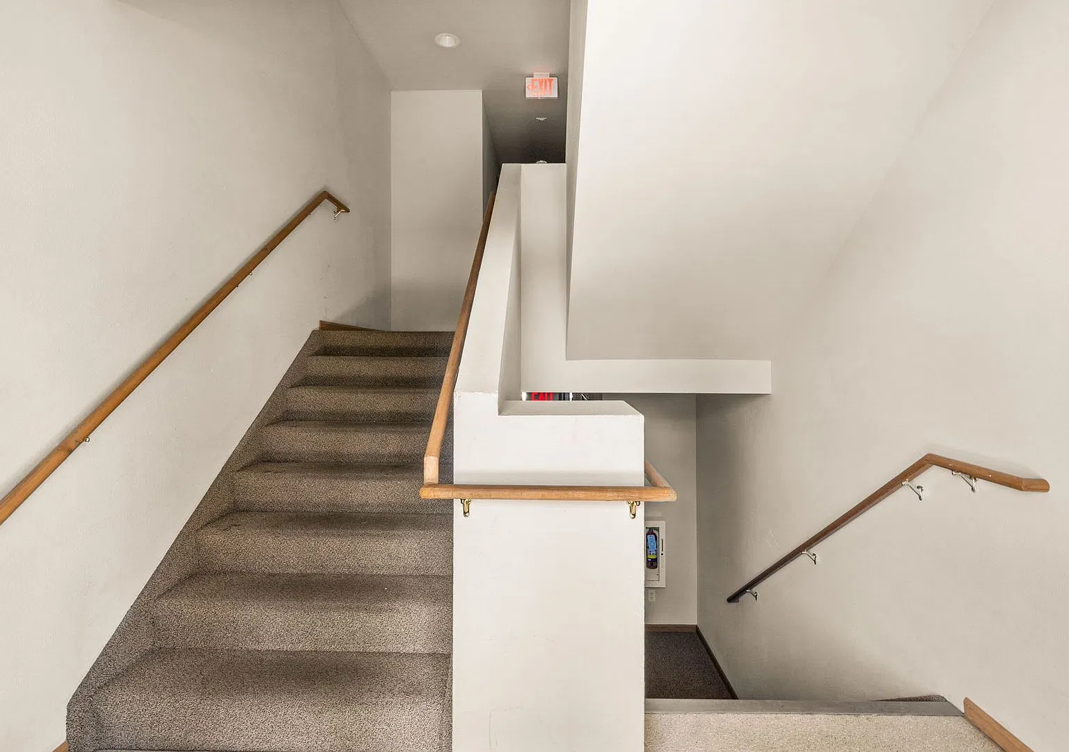 Cute 2 Bedroom 1.5 bath Condo — Photo 2