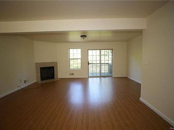 3rd image of 8 Westfield Ct