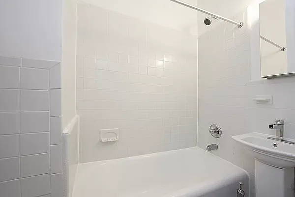 Rented by R New York | media 3