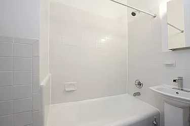 Rented by R New York