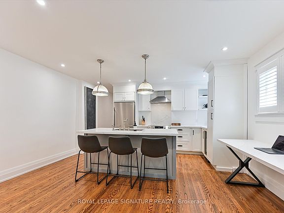 4th image of 42 Strathgowan Ave