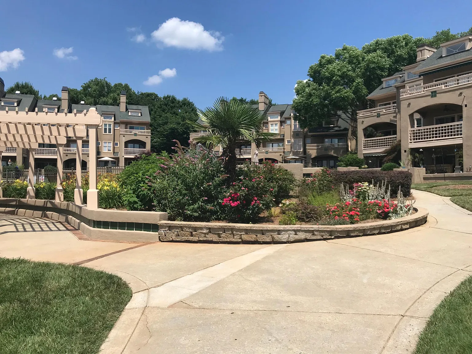 2 bed, 1049 sqft, $2,300 — Photo 1