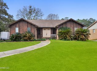 2101 Hemlock Dr, Gautier, MS 39553