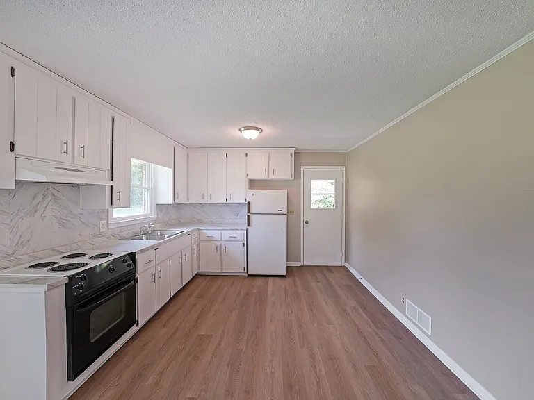251 Hog Farm Cir — Photo 8