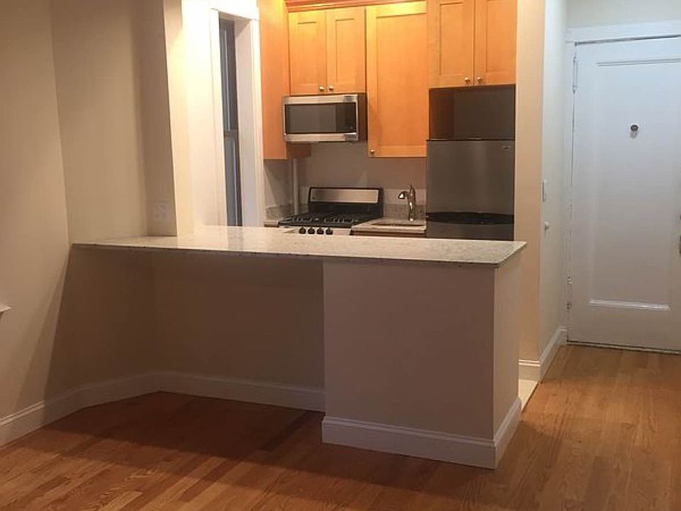 1st image of 224 E 48th St APT 2D