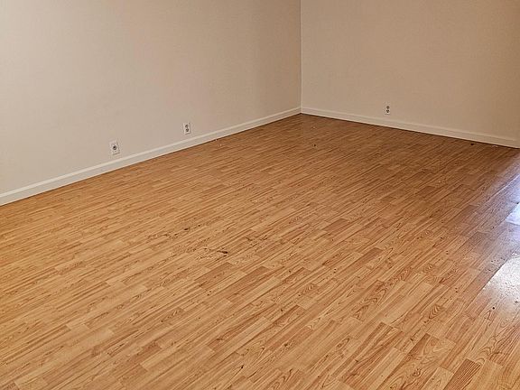 3rd image of 1311 2nd Ave W APT 102