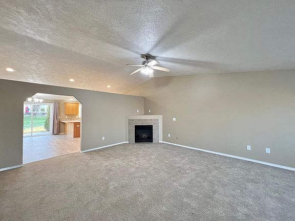 3rd image of 9027 W Skagit Ave