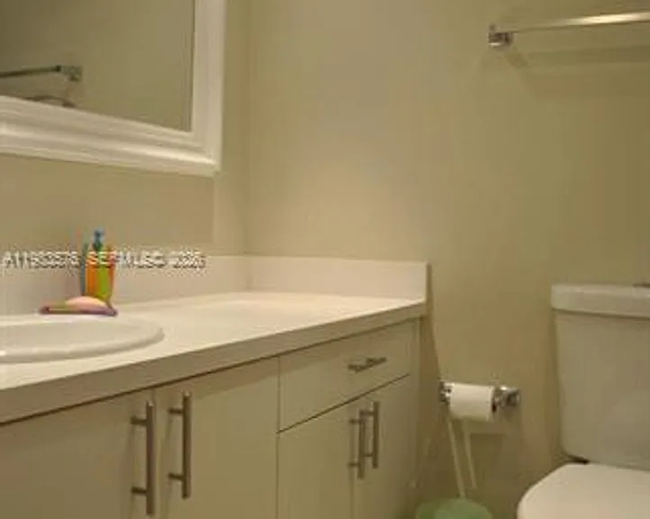 6039 Collins Avenue Cu #1006 — Photo 21