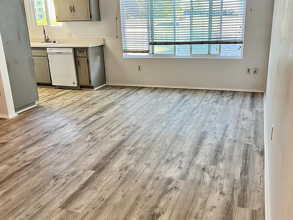 3rd image of 1575 Scott St #7