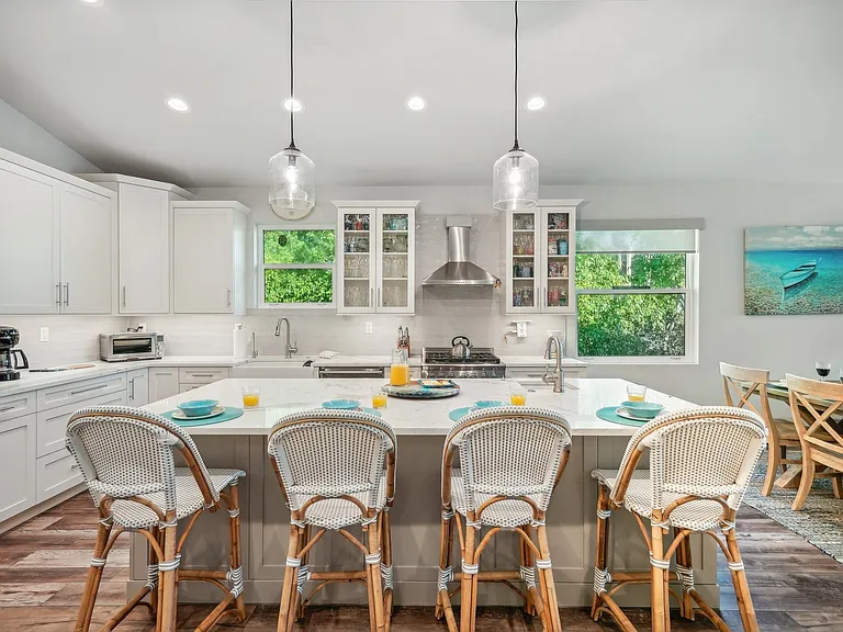 501 Channel Ln — Photo 11