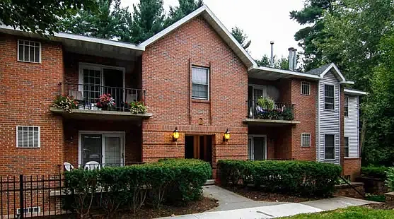 Hawthorne Gardens