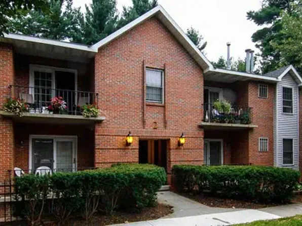 Hawthorne Gardens, 1980 Western Ave APT 331, Albany, NY 12203