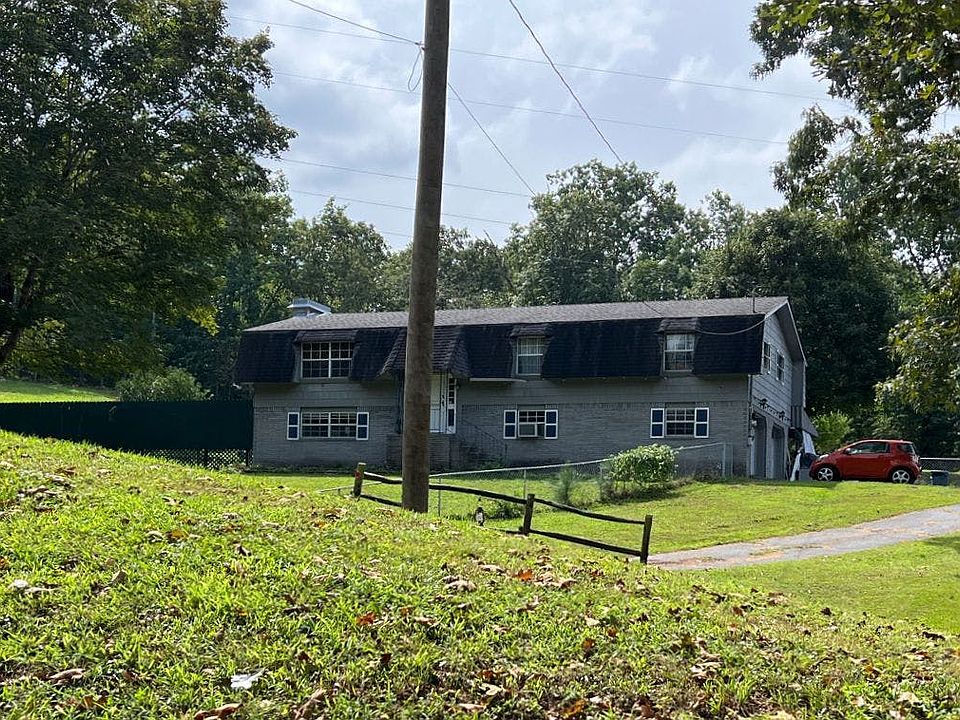 1st image of 302 Richard Dr