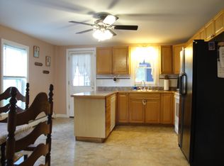 91 Mack Rd, Fitchburg, MA 01420