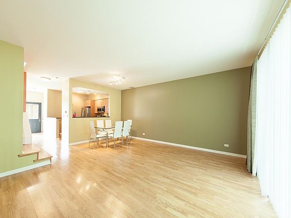 3rd image of 395 Hunterdon Ct #3395A