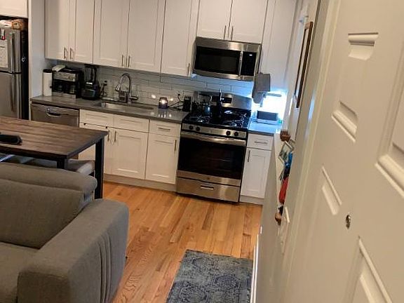 3rd image of 2437 N Ashland Ave #927