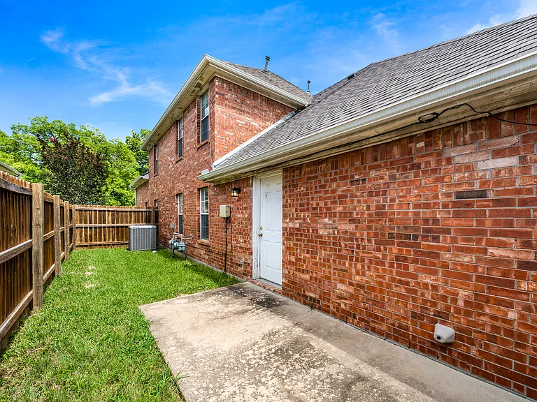 324 N Tolbert Ave — Photo 27