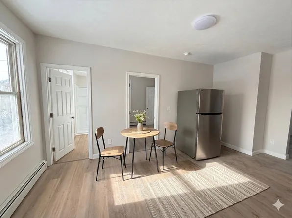 Shippee, 10 Shippee Ave #4, West Warwick, RI 02893