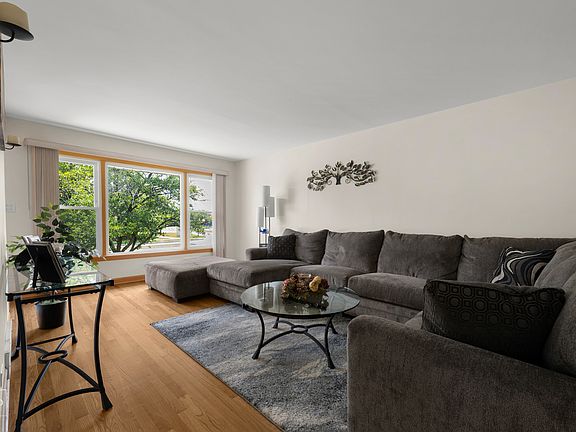 4th image of 444 S Prospect Ave
