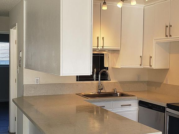 2nd image of 241 San Anselmo Ave N APT 4