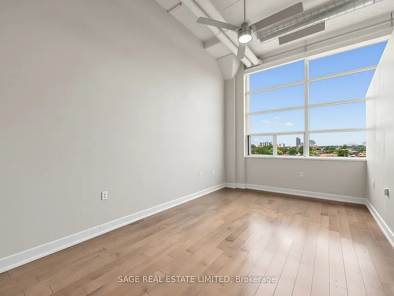 1001 Roselawn Ave #424 — Photo 3