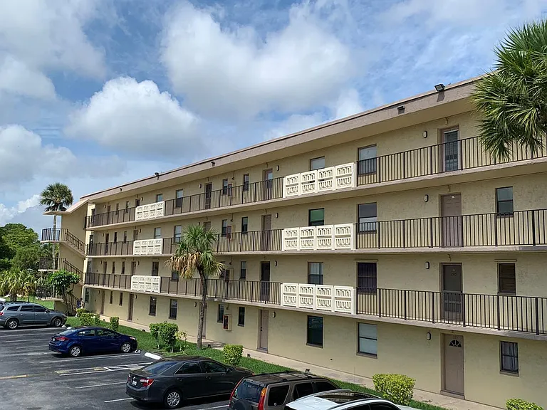 9355 SW 8th St #202 — Photo 78