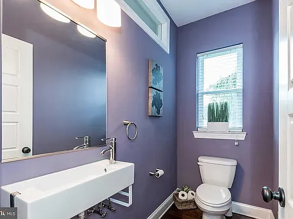 532 Green Ln — Photo 22