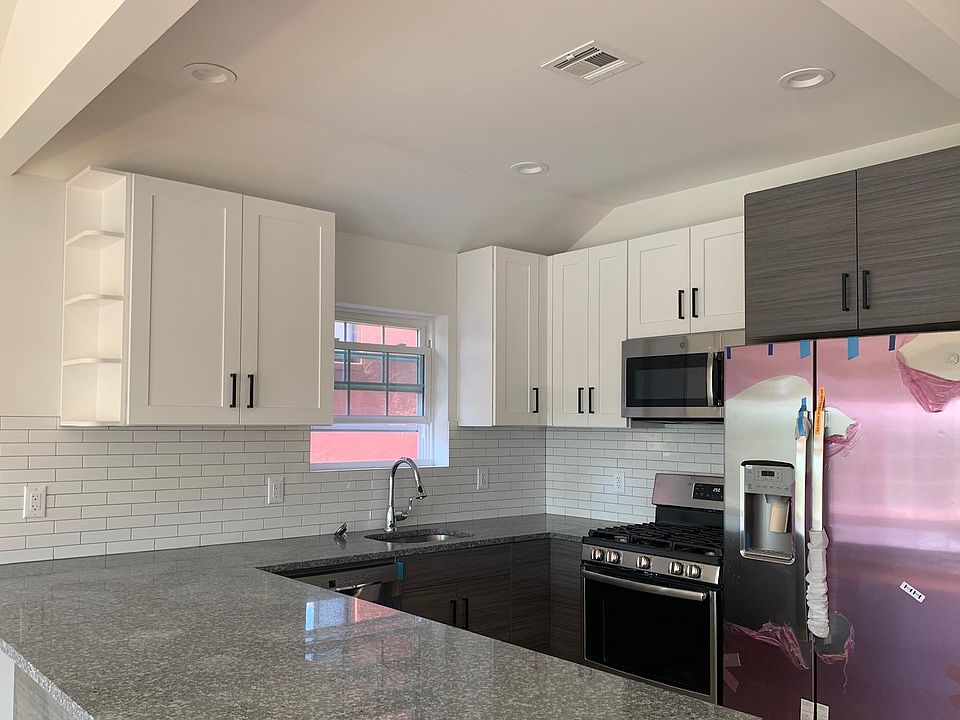 1st image of 260 Buttrick Ave #2