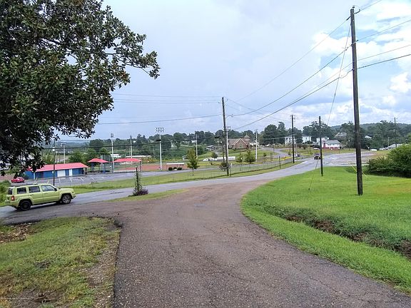 4th image of 26 Amory Dr