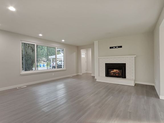 3rd image of 1625 Alder St SE