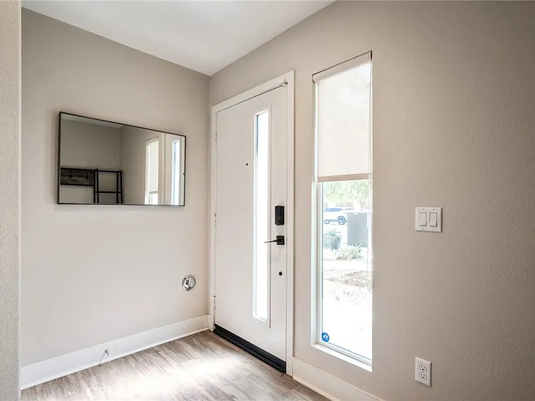 1811 S Mesa St — Photo 5