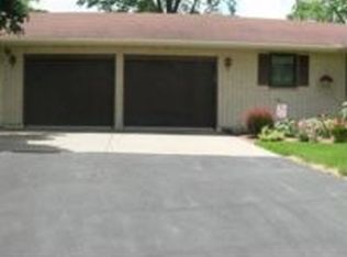 8038 E County Road X, Clinton, WI 53525