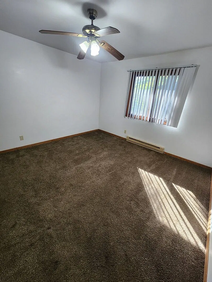 4749 Wolverton — Photo 2