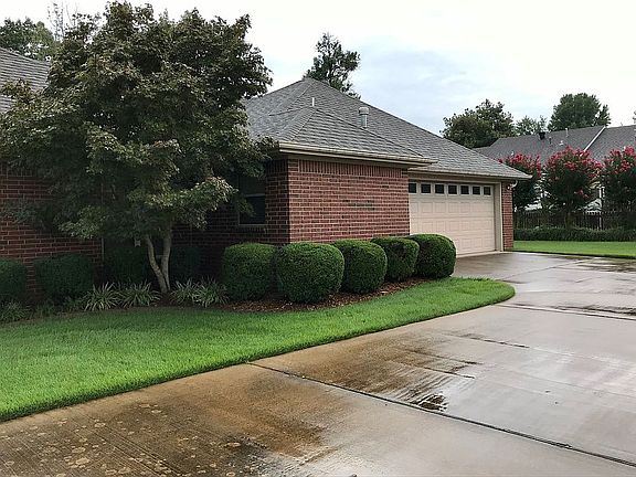 5th image of 125 Black Oak Pl