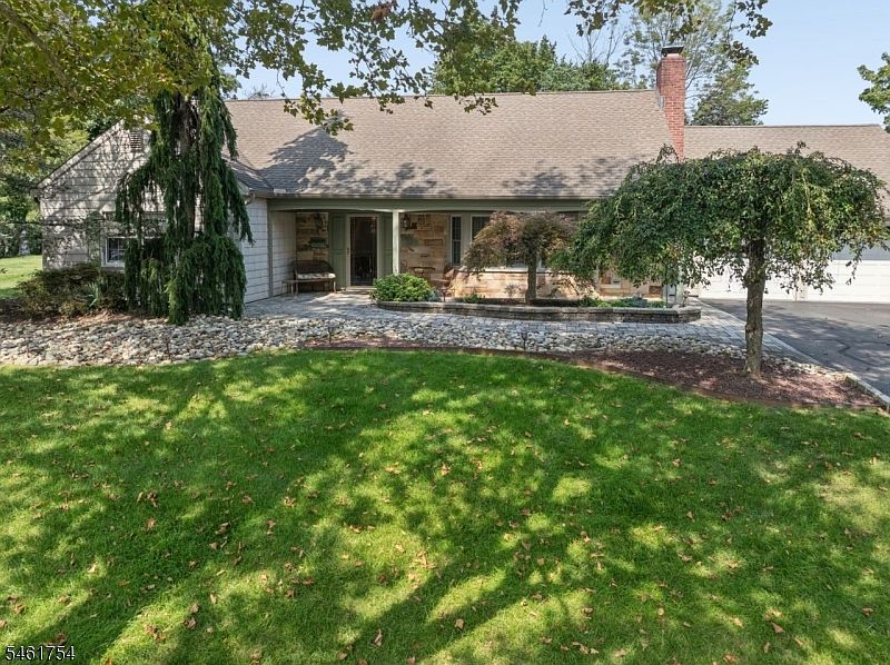 1st image of 34 Hughes Rd