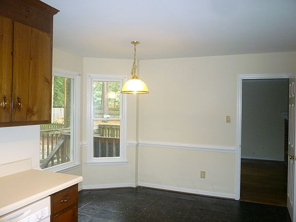 5th image of 4655 Fort McHenry Pkwy