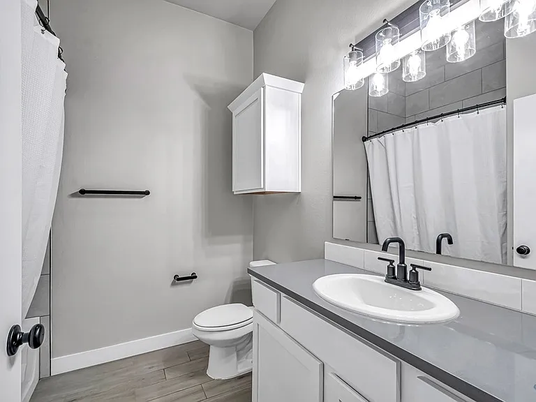 2405 Bastrop Ave — Photo 37