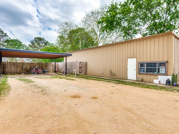213 S Busby St, Tioga, TX 76271