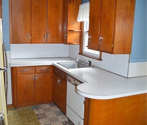 4th image of 46 Elm Ave