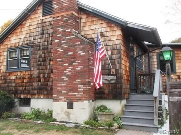 17 Tryon Ave, Groton, CT 06340