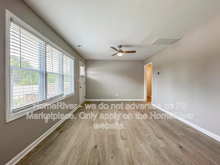 5033 Sunset Lake Rd — Photo 2