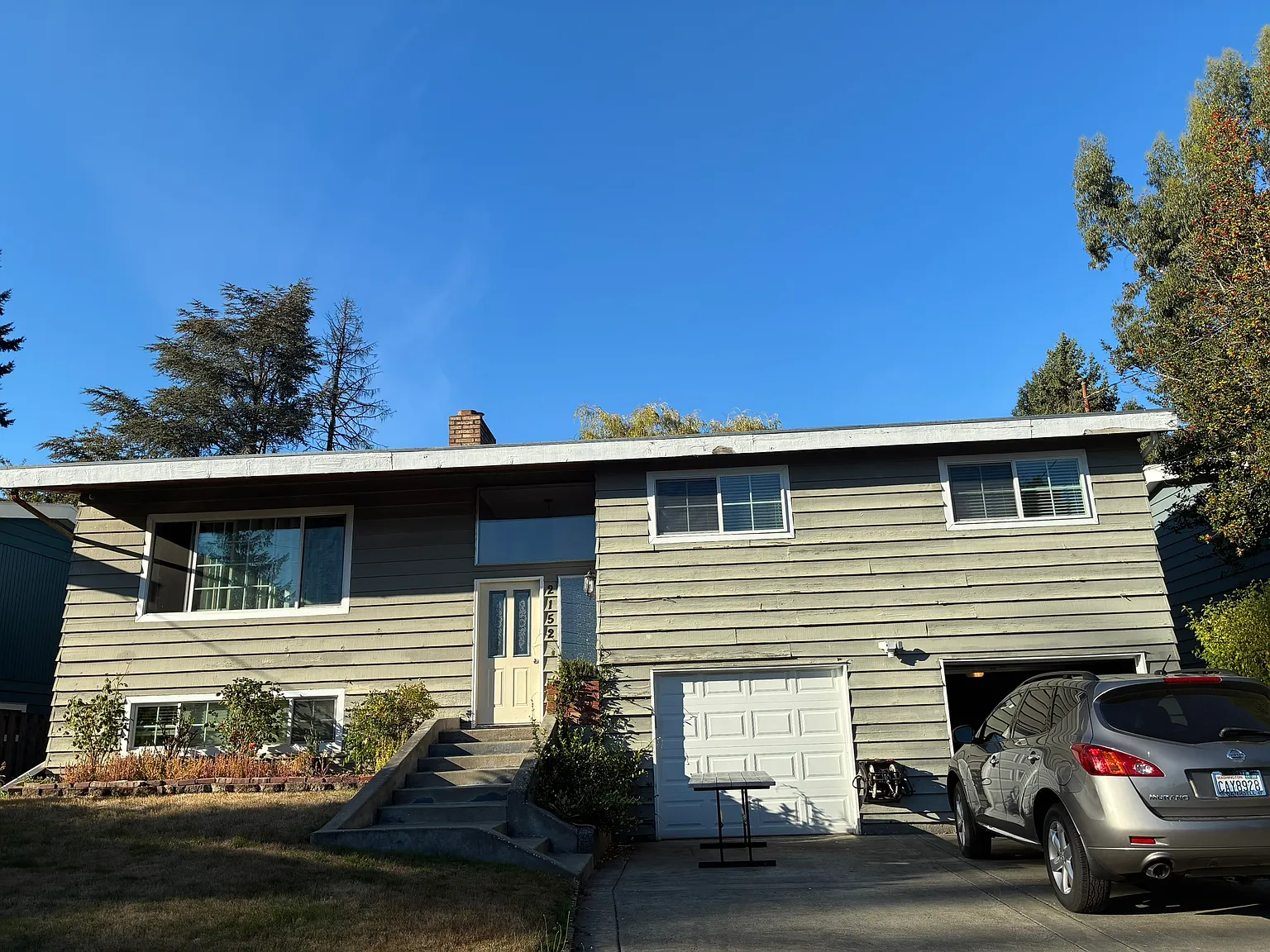 4 bed, 2.5 bath, 1890 sqft, $4,000 — Photo 4