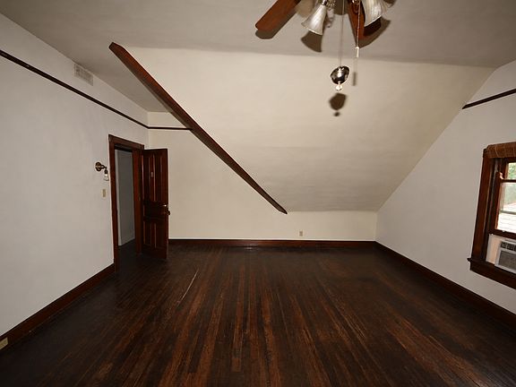4th image of 538 Terrace Ave